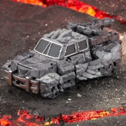 Transformers Legacy United Deluxe Class Infernac Universe Magneous -Cheap Hasbro Pulse Store F8526 DIO TRA GEN LEGACY DLX MAGNEOUS 0010 2000px 300DPI